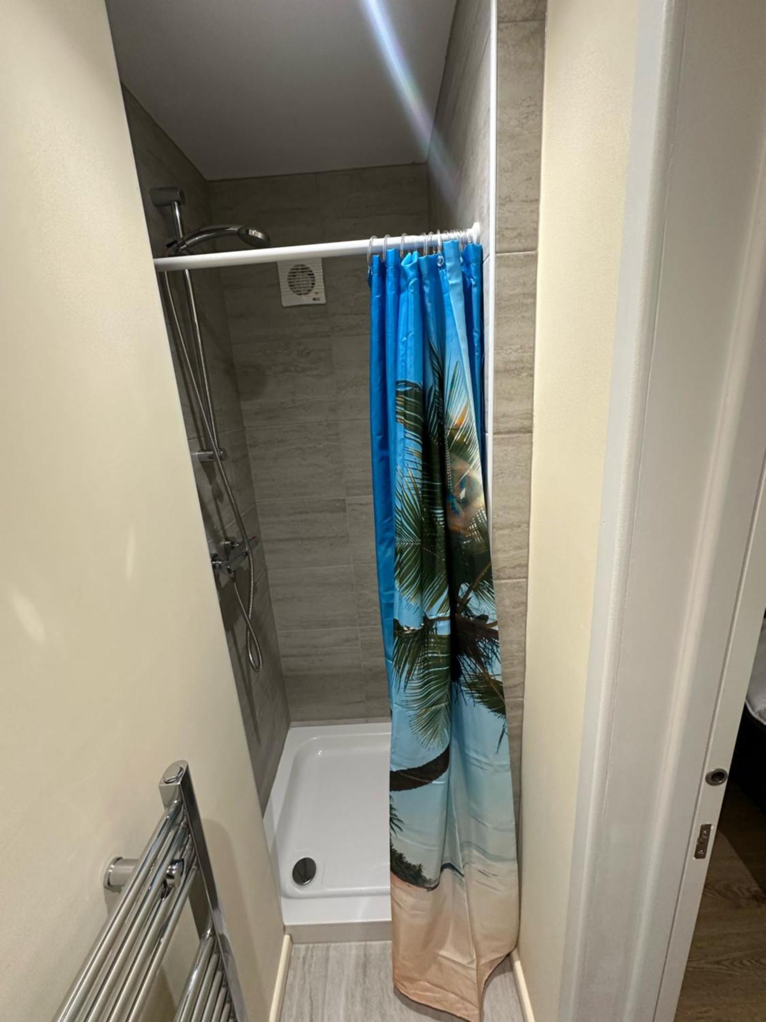 Homestay L-houses Dagenham